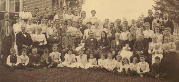 hannah pattee and john w wood with grandchildren